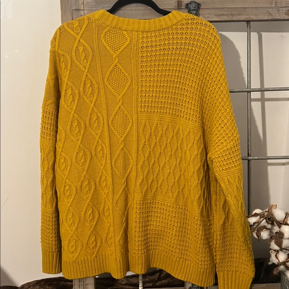 Time and Tru Sweater - Picture 6 of 6